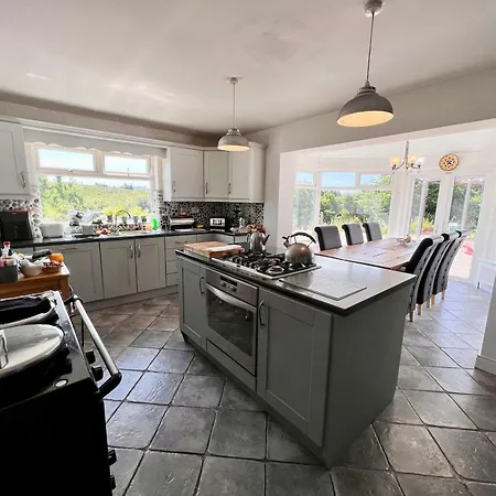 منزل ريفي Loch Connell